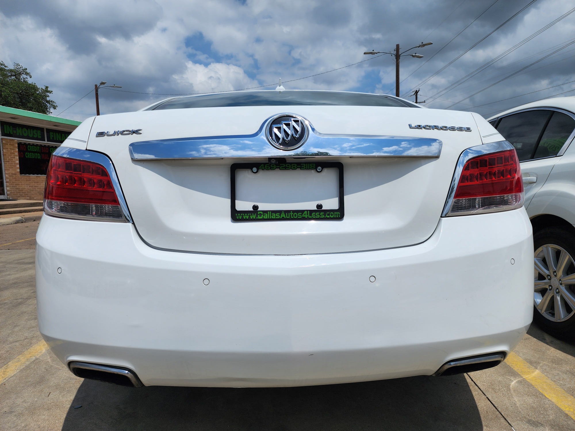 2013 WHITE /GRAY Buick LaCrosse Premium Package 2, w/Leather (1G4GF5E31DF) with an 3.6L V6 DOHC 24V FFV engine, 6-Speed Automatic transmission, located at 2660 S.Garland Avenue	, Garland, TX, 75041, (469) 298-3118, 32.885387, -96.656776 - CASH$$$$$$ CAR! This is a very well cared for 2013 BUICK LACROSSE SEDAN! PREMIUM PKG! PUSH START! PANO SUNROOF! HEATED STEERING WHEEL! BLUETOOTH! Come in for a test drive today. We are open from 10am-7pm Monday-Saturday. Call us with any questions at 469.202.7468, or email us at DallasAutos4Le - Photo #3